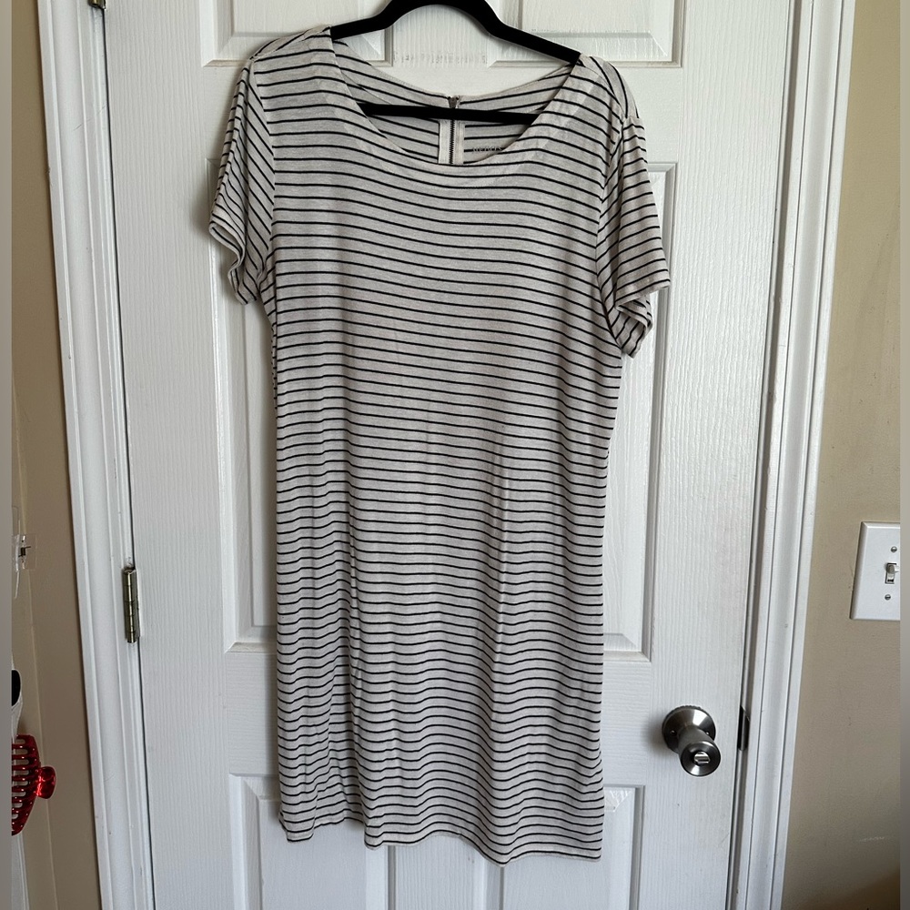 Merona Black/White Stripped T-Shirt Dress - Woman’s Sz L